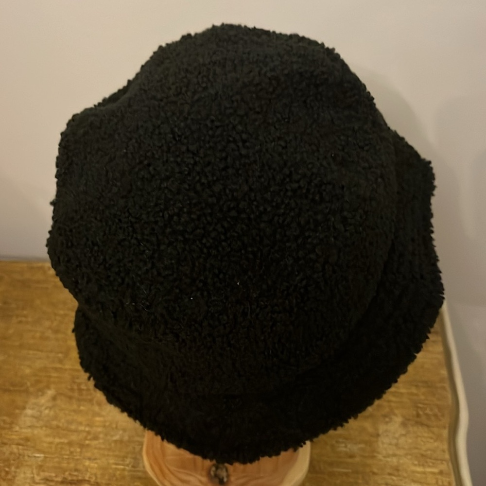 NEW Champion Bucket Hat Teddy Fleece - Picture 3 of 6